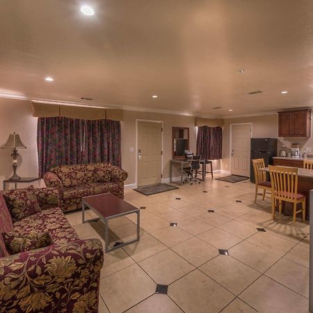 Edge Water Inn Reedley Esterno foto